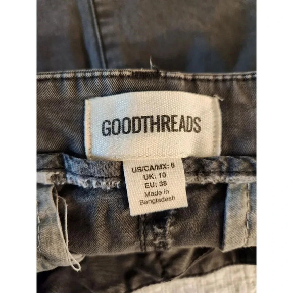 Goodthreads Women's 3.5" Chino Shorts - Picture 3 of 12